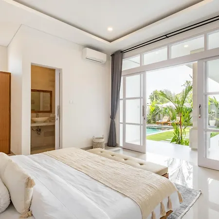 Villa Navaria Canggu Exterior photo