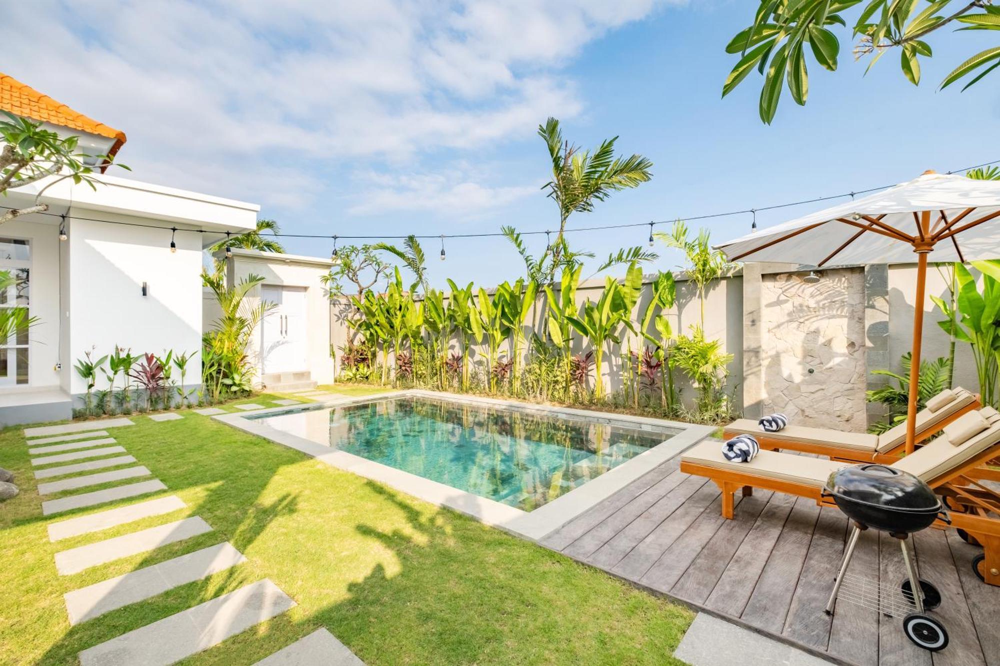 Navaria Villa *