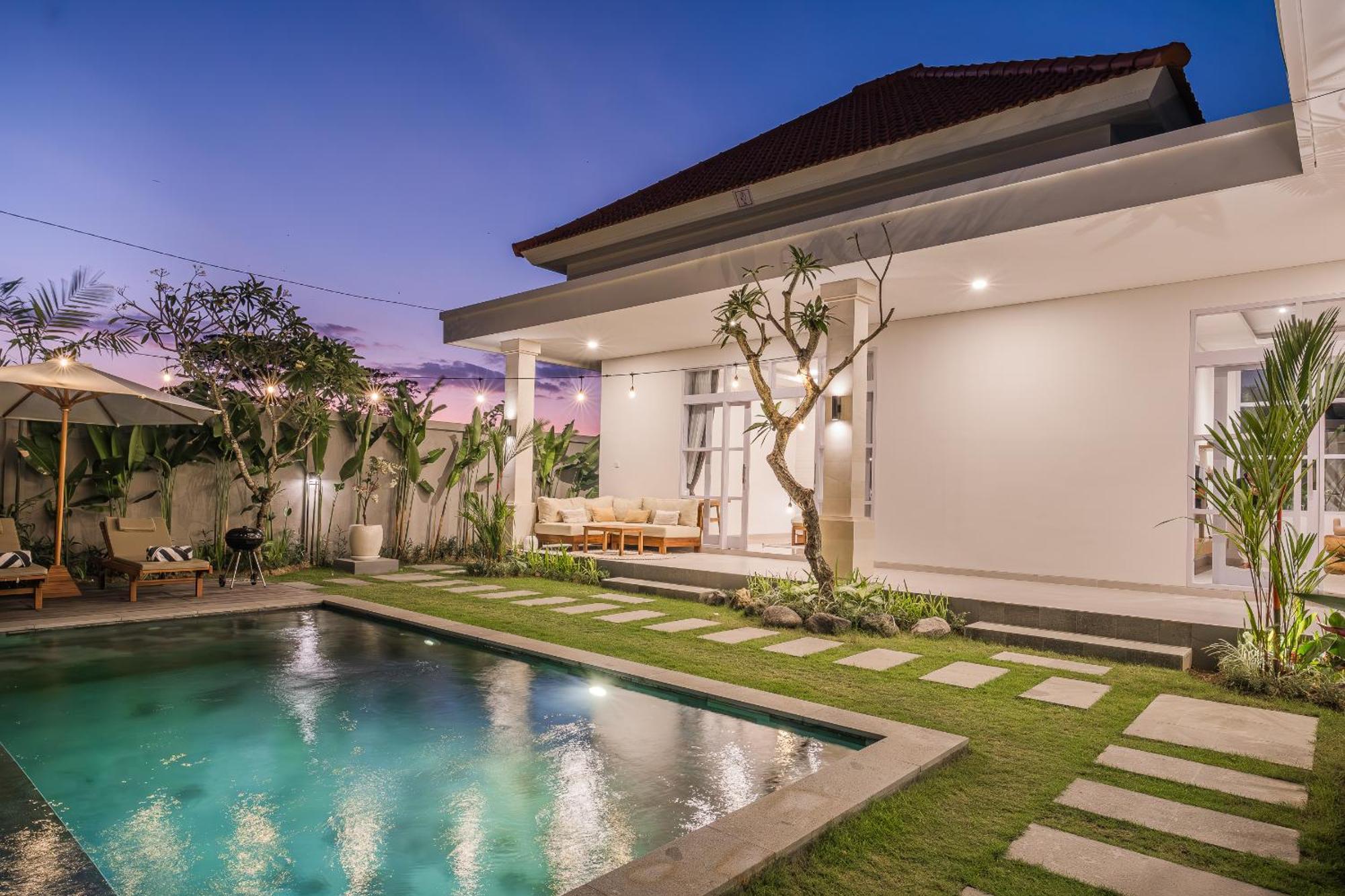 Navaria Villa *